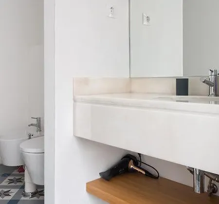 The Alfama Luxury 2 Bedroom Loft + Terrace + Patio #2