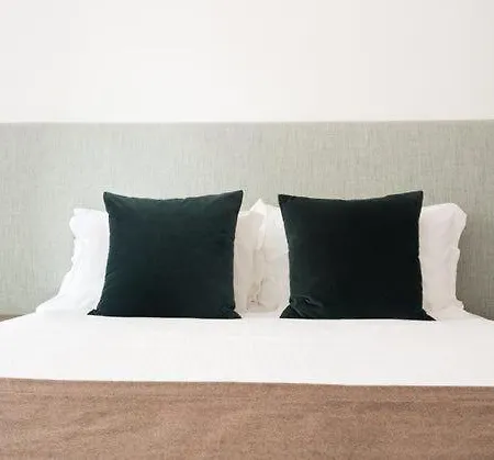 The Alfama Luxury 2 Bedroom Loft + Terrace + Patio #2 *
